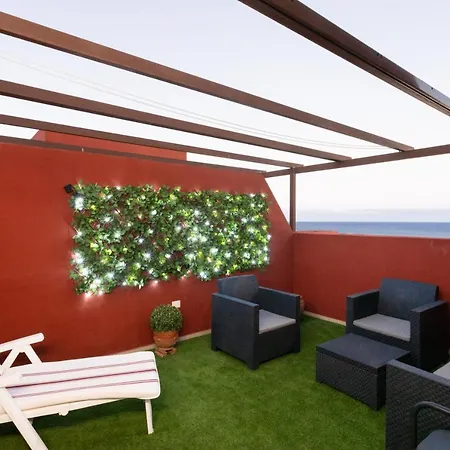 Home2book Sea Front Duplex Terrace Pool 公寓 圭马尔港